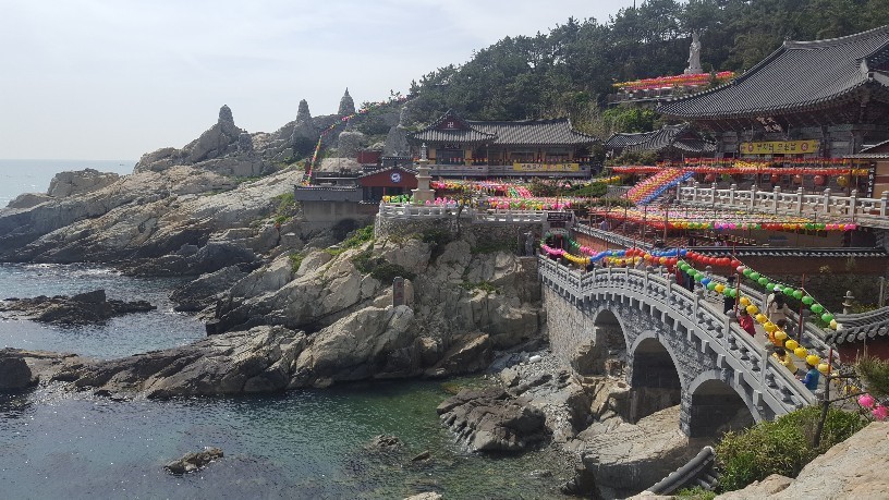 海東龍宮寺 寺と海の全景